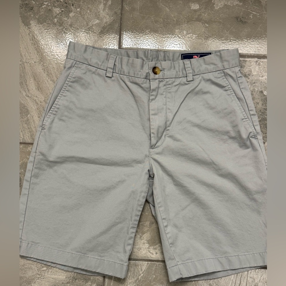 Vineyard vines Men's Gray Shorts size 30 waist excellent condition